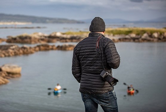 Canon RF 24–105 mm f/4 L IS USM – Putopisno fotografiranje – Čovjek na jezeru